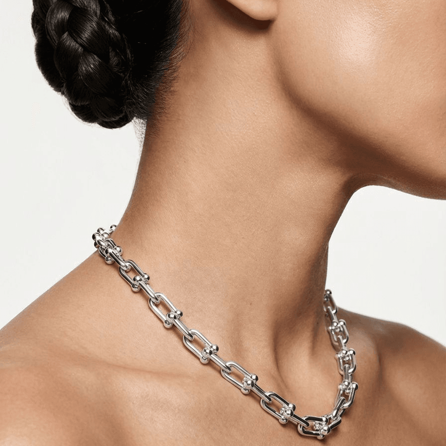 High-detail AI product photography for jewelry and accessories with realistic reflections — Adject